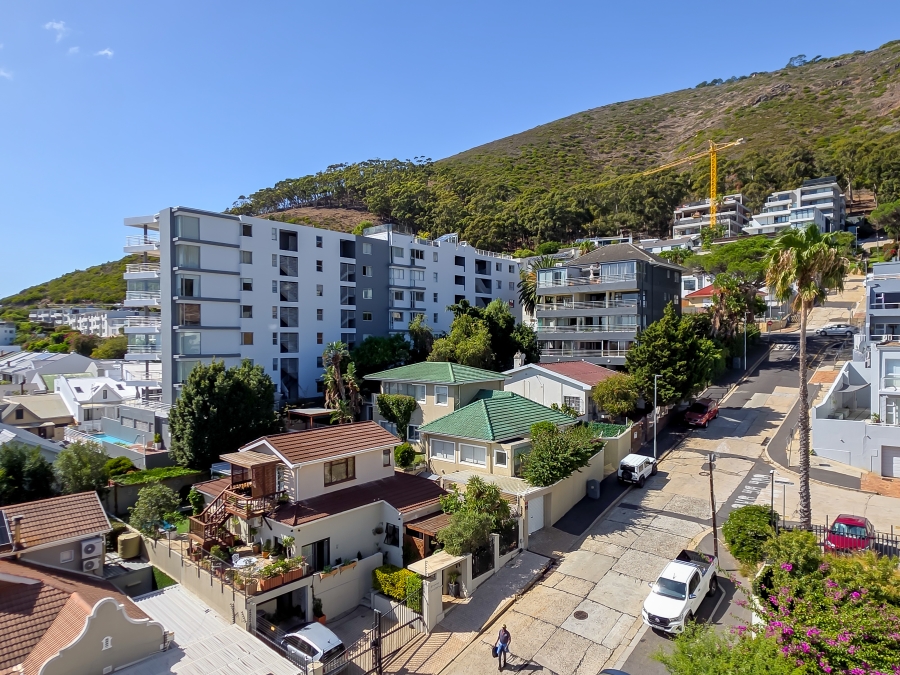 2 Bedroom Property for Sale in Sea Point Western Cape